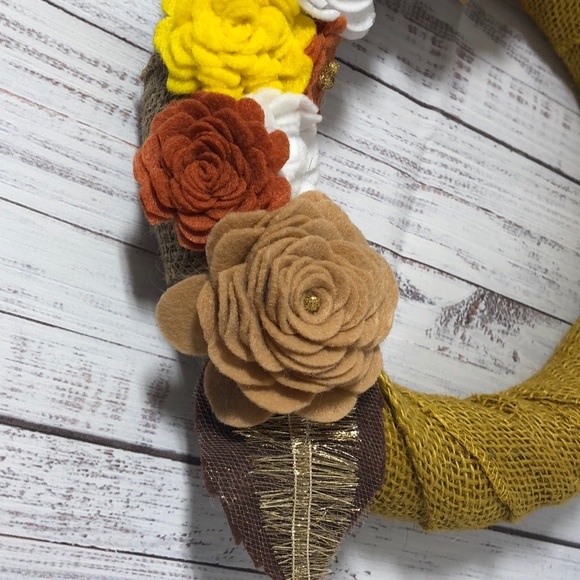 Farmhouse Style Fall Mini Wreath (Fall Colors) - Picture 4 of 4